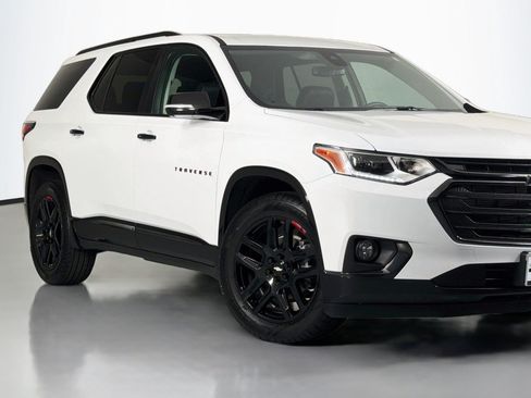 Used 2021 Chevrolet Traverse Premier w/ Redline Edition FWD image 14
