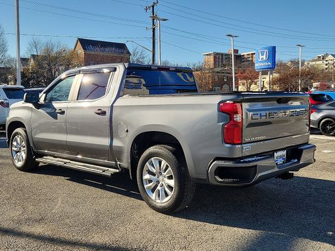 Used 2020 Chevrolet Silverado 1500 Custom w/ Custom Value Package image 6