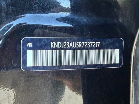 Used 2024 Kia Soul LX FWD image 24