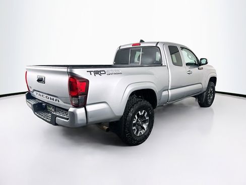 Used 2020 Toyota Tacoma SR image 9