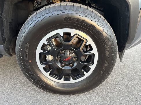 Used 2025 Toyota 4Runner TRD Off-Road image 29