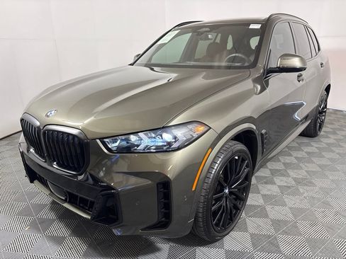 Used 2026 BMW X5 sDrive40i w/ M Sport Package RWD image 2