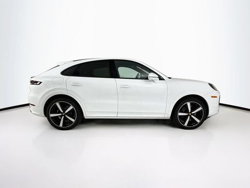 Certified 2024 Porsche Cayenne Coupe AWD/4WD image 8