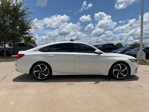 Used 2018 Honda Accord Sport image 10