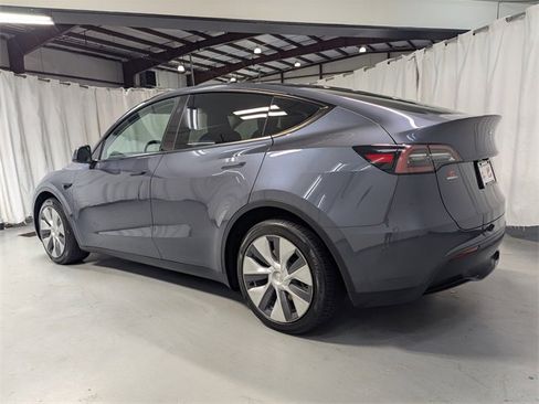 Used 2023 Tesla Model Y Long Range image 4