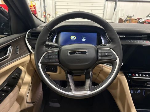 New 2026 Jeep Grand Cherokee Limited image 14