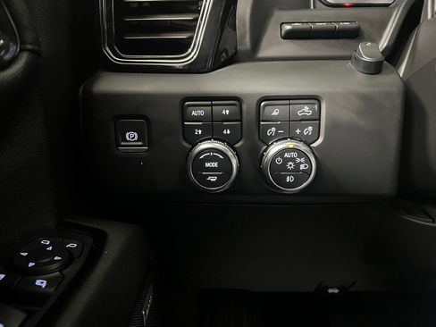 Used 2023 GMC Sierra 1500 AT4 w/ Technology Package image 36