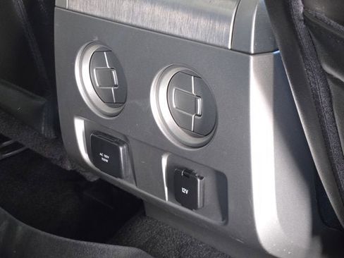 Used 2014 Ford F150 Platinum image 10