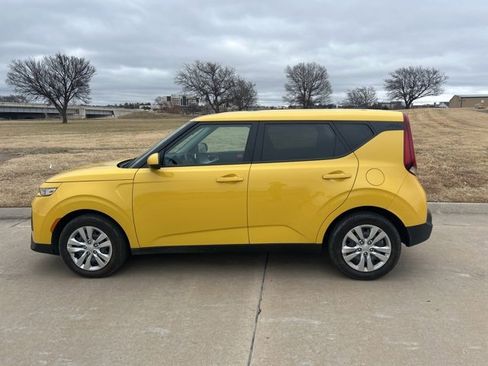 Used 2020 Kia Soul LX image 6