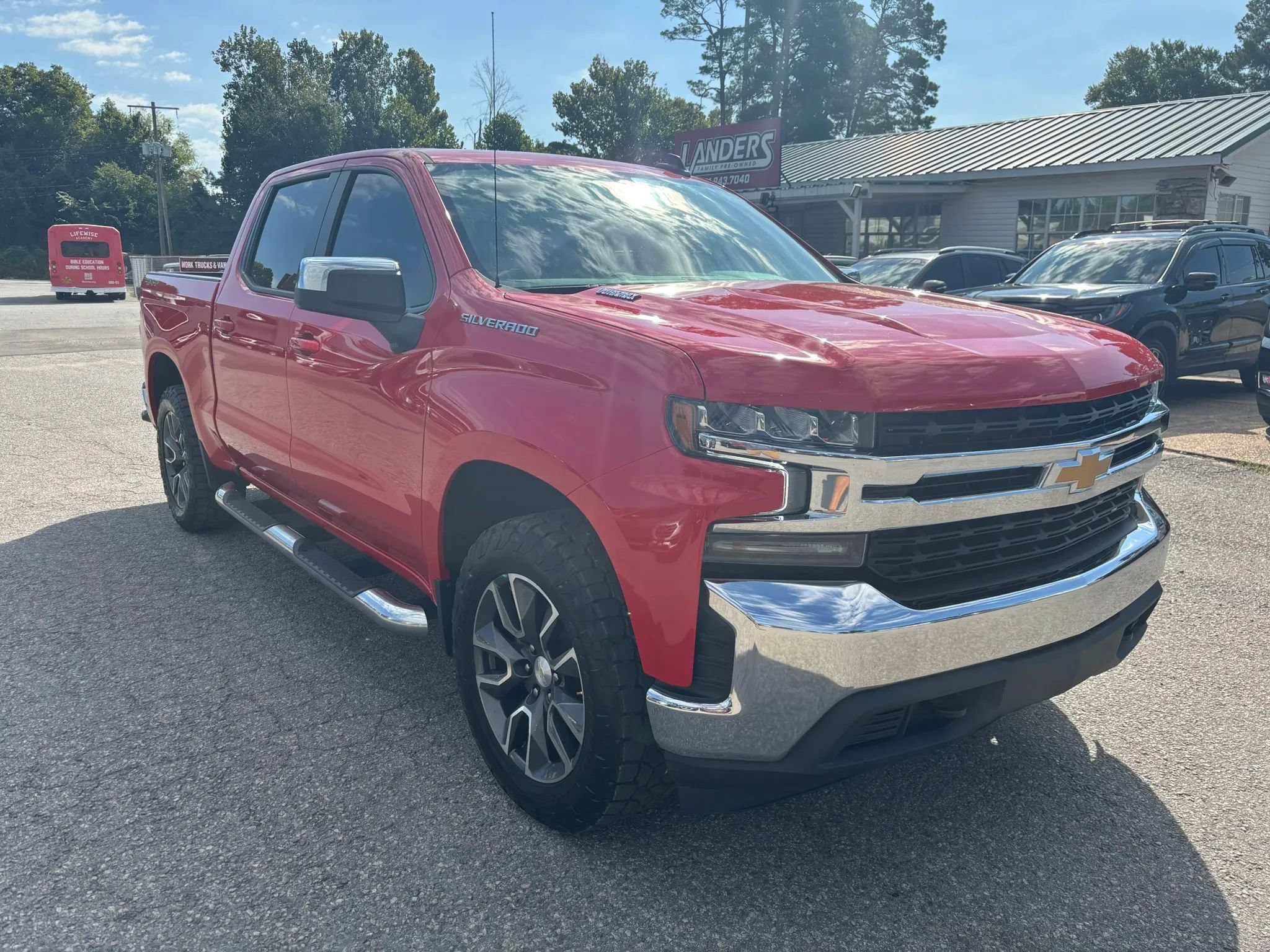 Used 2021 Chevrolet Silverado 1500 LT w/ Bed Protection Package AWD/4WD image 7