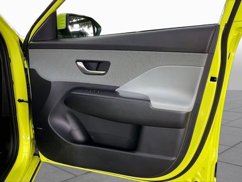 Used 2025 Hyundai Kona Limited FWD image 22