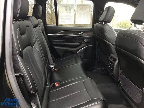 Used 2022 Jeep Grand Cherokee Overland image 15