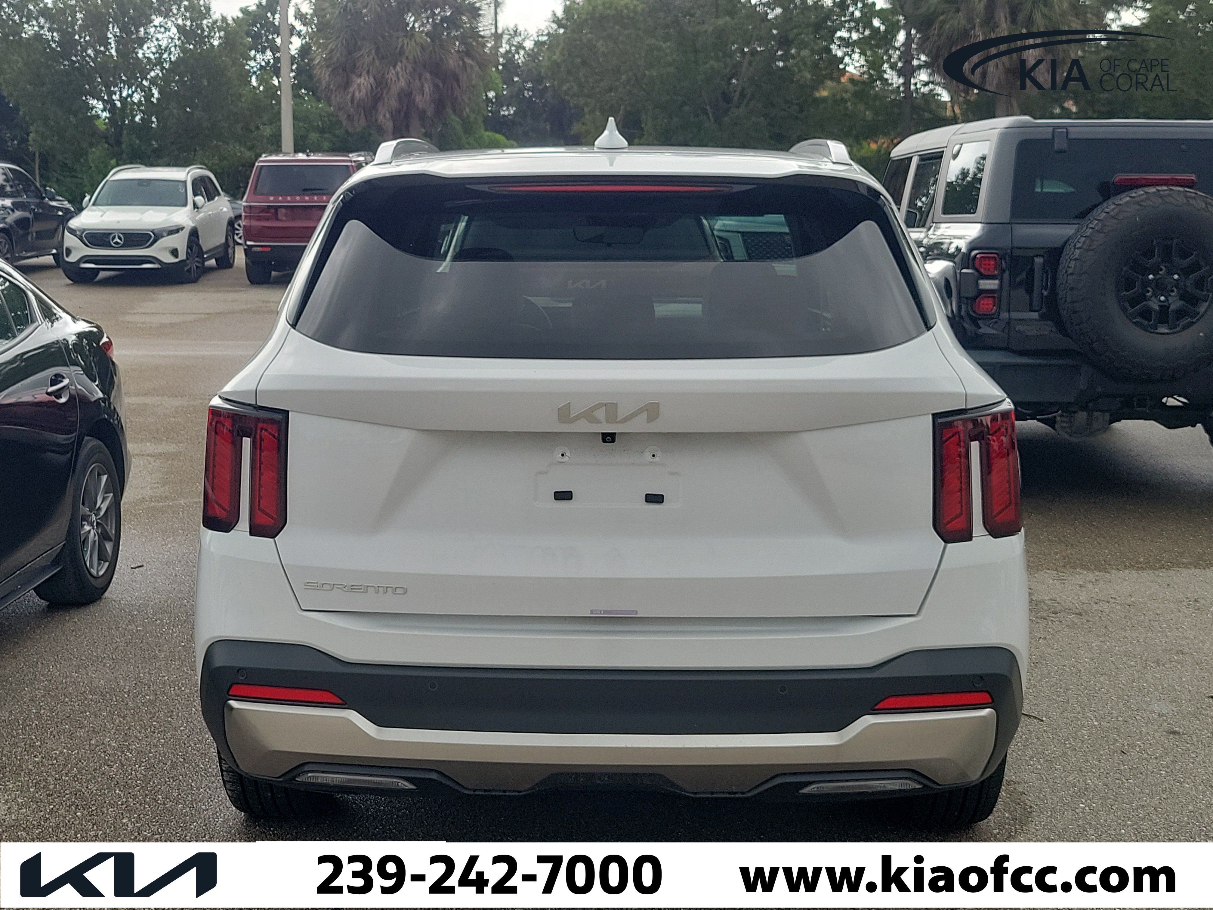 Certified 2025 Kia Sorento S w/ Panoramic Sunroof Package FWD image 5
