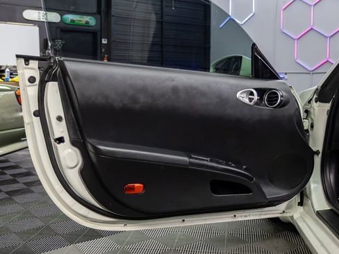 Used 2005 Nissan 350Z Coupe w/ (N93) Cargo Convenience Pkg image 9