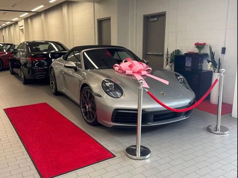 Used 2020 Porsche 911 Carrera image 4