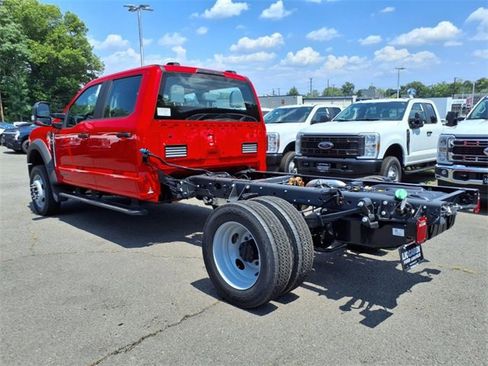 New 2025 Ford F550 4x4 Crew Cab image 4
