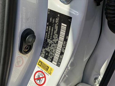 Used 2016 Toyota Highlander XLE image 25