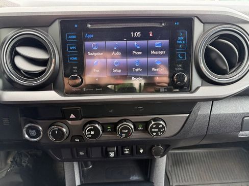 Used 2019 Toyota Tacoma TRD Off-Road AWD/4WD image 14