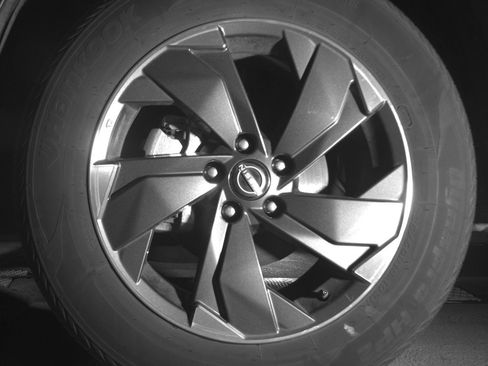 Used 2025 Nissan Rogue SV image 12