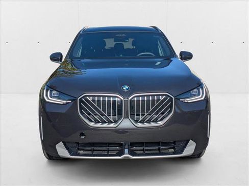 Used 2025 BMW X3 xDrive30i w/ Premium Package image 5