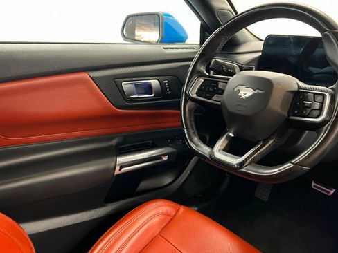 Used 2025 Ford Mustang Premium RWD image 10