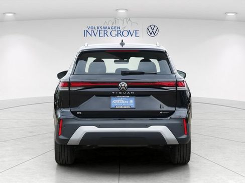 Certified 2025 Volkswagen Tiguan SE AWD/4WD image 6
