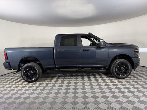 Certified 2025 RAM 2500 Big Horn AWD/4WD image 6