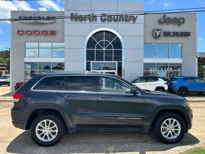 Used 2014 Jeep Grand Cherokee Laredo w/ 18" Wheel & 8.4" Radio Group