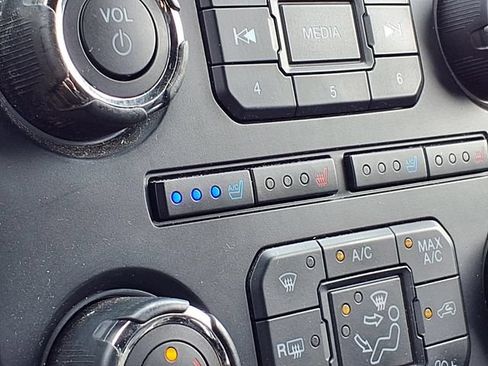 Used 2017 Ford Expedition EL Limited w/ Equipment Group 301A AWD/4WD image 5