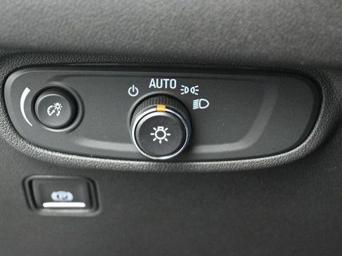 Used 2020 GMC Terrain SLE w/ Driver Convenience Package FWD image 15