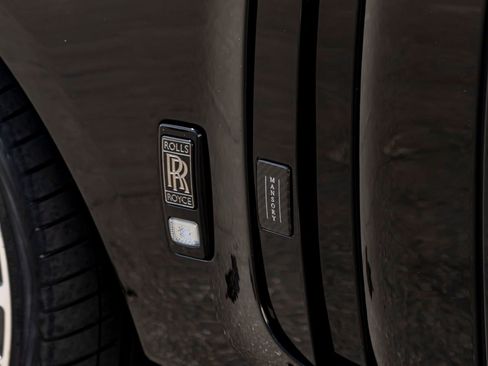 Used 2023 Rolls-Royce Phantom Sedan w/ The Phantom Package RWD image 42