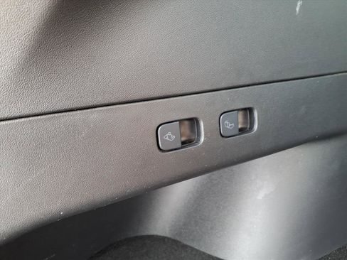 Used 2021 Tesla Model Y Long Range image 5