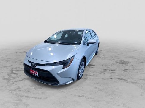 Used 2025 Toyota Corolla LE image 6