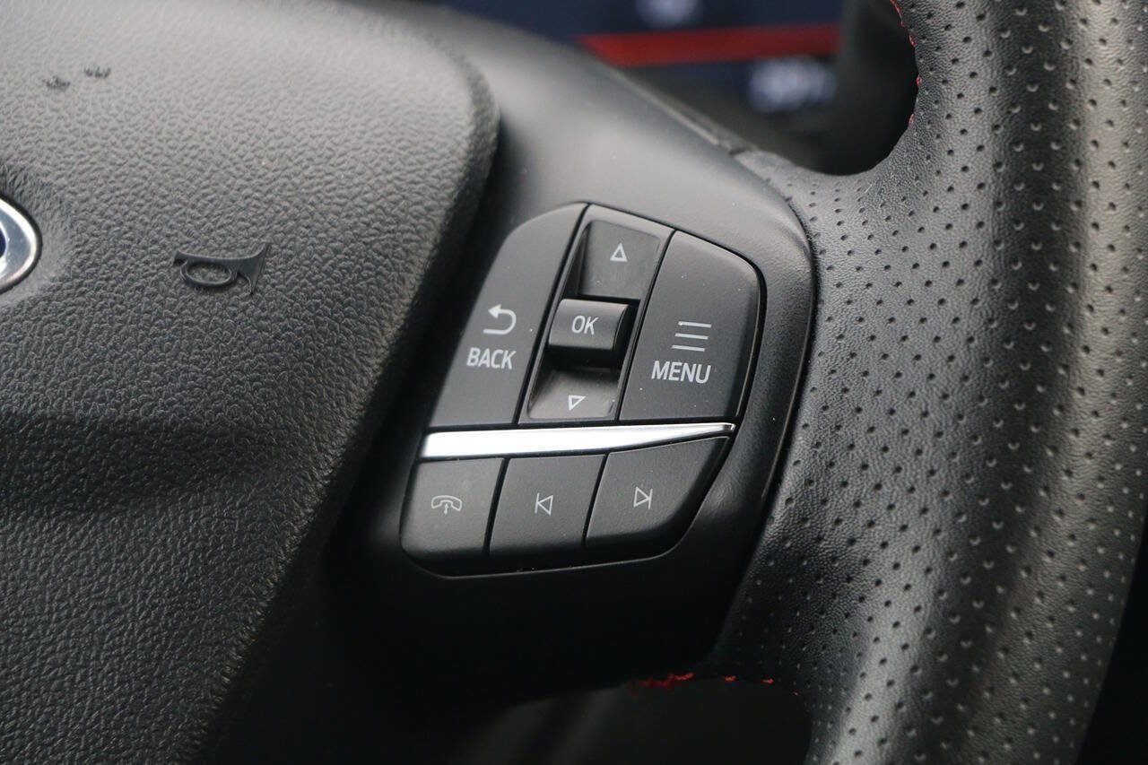 Used 2025 Ford Escape ST-Line Select AWD/4WD image 21