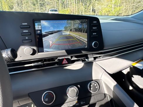 New 2026 Hyundai Elantra SE FWD image 18