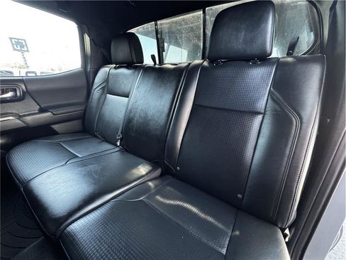 Used 2019 Toyota Tacoma TRD Off-Road AWD/4WD image 16