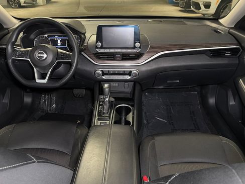 Used 2024 Nissan Altima 2.5 SV AWD/4WD image 14