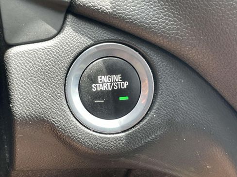 Used 2018 Chevrolet Equinox LT FWD image 25