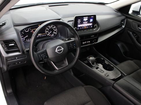 Used 2025 Nissan Rogue SV FWD image 13