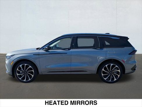 Used 2025 Lincoln Nautilus Black Label AWD/4WD image 2