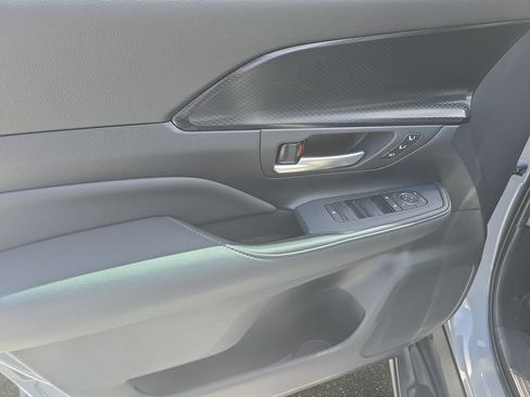 Used 2025 Toyota Grand Highlander AWD Hybrid image 29