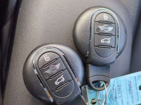 Used 2017 MINI Cooper S image 36