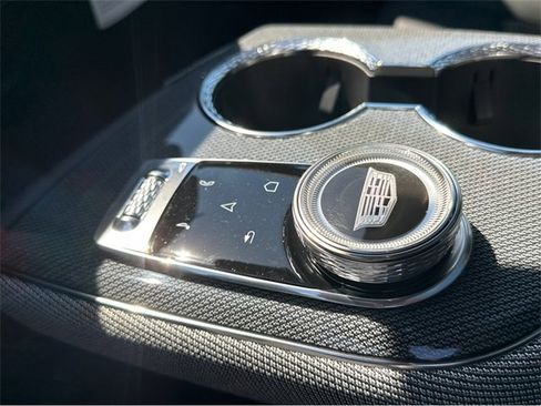 New 2025 Cadillac Optiq Luxury 1 image 21
