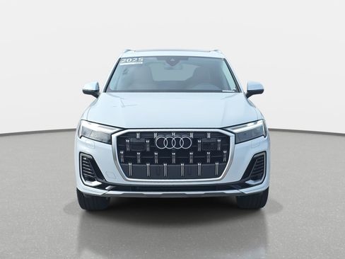Certified 2025 Audi Q7 Premium w/ Convenience Package image 2