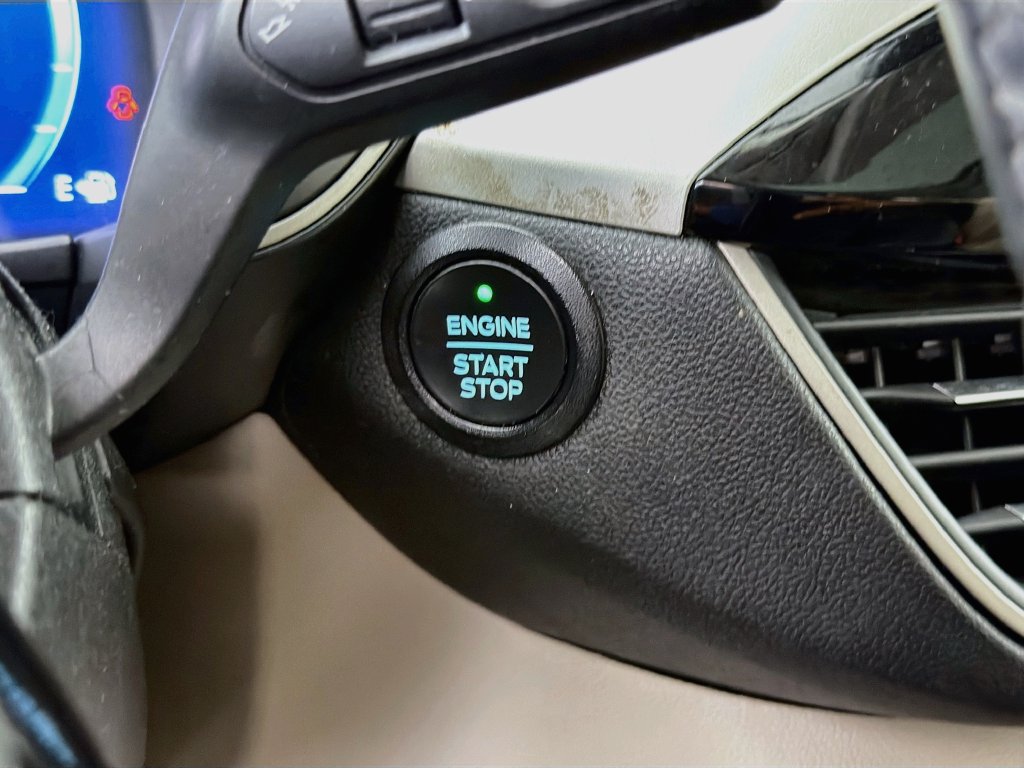 Used 2022 Ford Escape SEL w/ Technology Package FWD image 33