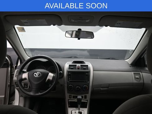 Used 2013 Toyota Corolla LE image 25