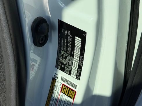 Used 2026 Toyota Sienna XLE FWD image 21