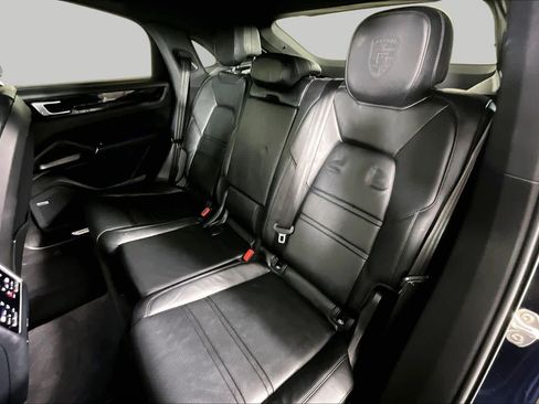 Used 2020 Porsche Cayenne AWD/4WD image 18