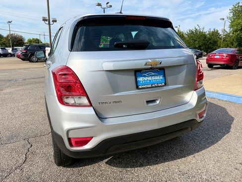 Used 2018 Chevrolet Trax LS AWD/4WD image 24