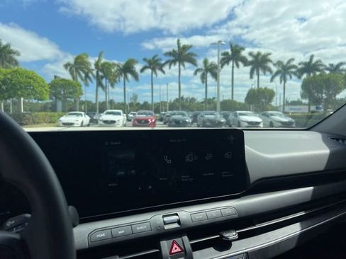 Used 2025 Kia K4 LX image 33